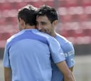 Uruguay se entrena en Natal sin Suárez ni los titulares
