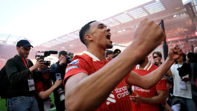 Alexander-Arnold, a la espera