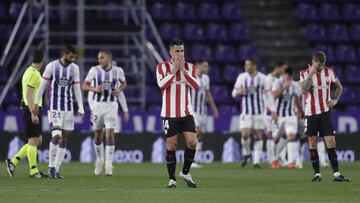 VALLADOLID, SPAIN - NOVEMBER 08: Dani Garcia of Athletic Bilbao reacts after Fabian Orellana (Not pictured) of Real Valladolid scores his sides first goal during the La Liga Santander match between Real Valladolid CF and Athletic Club at Estadio Municipal