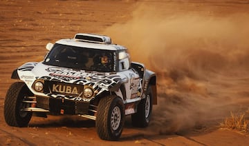 El Rally de Marruecos ha cumplido el papel de preparación para el Dakar. Audi y BRX no han acudido por lo que hay grandes ausencias como las de Sainz, Peterhansel, Roma y Loeb. Hay 2.656 kilómetros de recorrido (1.633 cronometrados) alrededor de Zagora repartidos en cinco etapas.