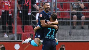 Matheus Cunha celebra un gol del Herta.