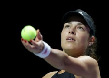 Ana Ivanovic venció a Simona Halep, pero igual quedó eliminada del Masters.