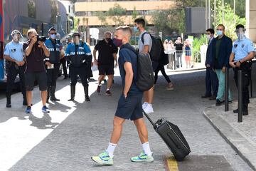 Las caras largas del Barcelona el día después de la goleada