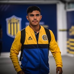 Pizarro se eleva en Argentina: Almirón lo alaba y un compañero le da este apodo