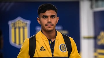 Pizarro se eleva en Argentina: Almirón lo alaba y un compañero le da este apodo