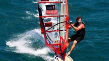 El legendario Dunkerbeck vence en Girona con un recital