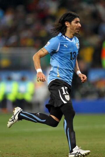 17 de octubre: 38 años cumple el delantero uruguayo Sebastián Abreu.