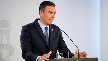 FILE PHOTO: Spanish Prime Minister Pedro Sanchez speaks during a news conference after a cabinet meeting, amid the coronavirus disease (COVID-19) outbreak, at the Moncloa Palace in Madrid, Spain, August 25, 2020. REUTERS/Juan Medina/File Photo