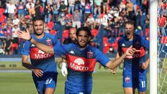 Tigre venció a Huracán y saltó a la punta