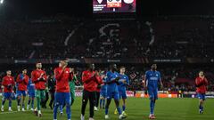 Sin Erick Gutiérrez, PSV cae contra Sevilla por goleada en Europa League