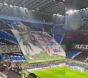 Una gran entrada e increíbles tifos, así el ambiente en la semifinal ante Inter y AC Milan