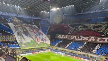 Una gran entrada e increíbles tifos, así el ambiente en la semifinal ante Inter y AC Milan