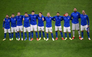 La selección italiana también decidió no participar en la primera edición de un Mundial, en 1930. Aunque la razón oficial fue los altos costes de viajar hasta Uruguay, país anfitrión del evento, su ausencia se debió al boicot de la mayoría de las selecciones europeas por la elección de la sede sudamericana.  Se da la circunstancia que el país transalpino era el elegido por el resto de los países europeos para acoger la cita.
La segunda ‘baja’ mundialista se produjo en Suecia 1958. Italia se medía en la fase clasificatoria a Portugal e Irlanda del Norte.  Precisamente, los norirlandeses consiguieron el pase tras derrotar 2-1 a los italianos. 
En los últimos tiempos, se ha normalizado la ausencia de Italia en las citas mundiales ya que ha encadenado dos ausencias consecutivas. No pudo llegar a la cita mundialista de Rusia 2018, tras perder la repesca ante Suecia y tampoco estará en Qatar 2022, tras caer en el último suspiro, también en la repesca ante Macedonia del Norte. 
