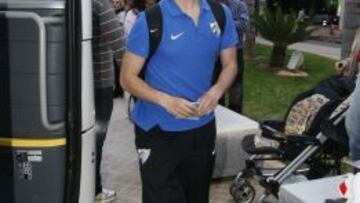 Isco baja del autobús del Málaga en la previa de un partido.