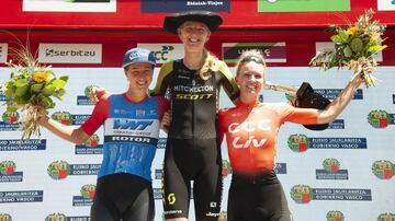 La ciclista australiana de Mitchelton Lucy Kennedy ha hecho historia al proclamarse vencedora de la primera edici¨®n femenina de la Cl¨¢sica de San Sebasti¨¢n.