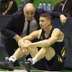 Carroll renueva: "He escuchado a la afición y me quedo otro año"