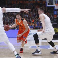 Palo al Barcelona: parece que Vives se queda en Valencia