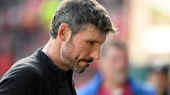 LIEGE, BELGIUM - OCTOBER 16 :   Van Bommel Mark head coach of Antwerp FC during the Jupiler Pro League match between Standard de Liege and Royal Antwerp FC on October 16, 2022 in Liege, Belgium, 16/10/2022 ( Photo by Vincent Kalut / Photonews via Getty Images)