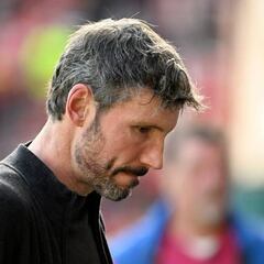 El ex del Barcelona, Van Bommel, sufre un accidente mientras huía de un ladrón de coches armado