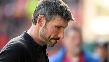 LIEGE, BELGIUM - OCTOBER 16 :   Van Bommel Mark head coach of Antwerp FC during the Jupiler Pro League match between Standard de Liege and Royal Antwerp FC on October 16, 2022 in Liege, Belgium, 16/10/2022 ( Photo by Vincent Kalut / Photonews via Getty Images)