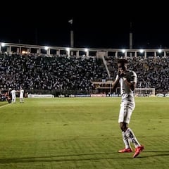 Rodrygo marca en su regreso y el Santos mete prisa al Madrid