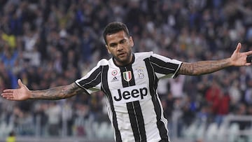 Dani Alves celebra un gol con la Juventus. 