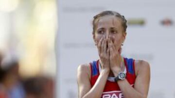 Olga Kaniskina, la mejor marchadora de todos los tiempos, una de las sancionadas por dopaje. En la imagen, tras su oro en el Europeo de Barcelona 2010. 