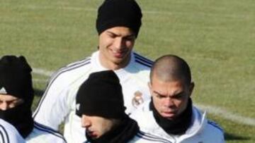 <b>RECUPERADO.</b> Tras un mes de baja, Pepe ha vuelto a entrenarse con sus compañeros.