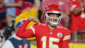 KANSAS CITY, MISSOURI - OCTOBER 12: Patrick Mahomes #15 of the Kansas City Chiefs celebrates after a touchdown against the Detroit Lions during the second quarter in the game at Arrowhead Stadium on October 12, 2025 in Kansas City, Missouri. David Eulitt/Getty Images/AFP (Photo by David Eulitt / GETTY IMAGES NORTH AMERICA / Getty Images via AFP)