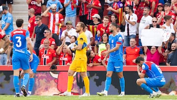 Koke, Hancko, Oblak y Ruggeri tras el gol de Muriqi.