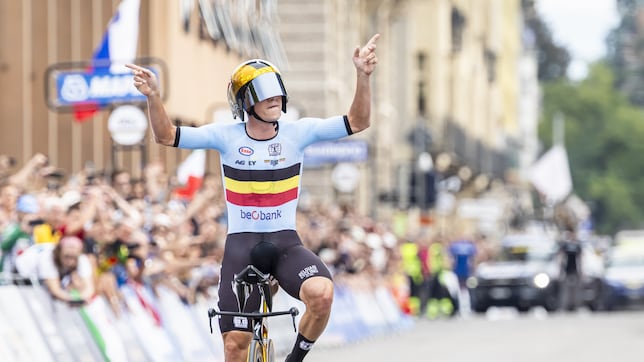 Un arcoíris dorado: Evenepoel, oro en la crono y a por el poker