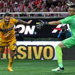 La increíble falla de Gignac ante ‘Wacho’ en tiempos extras
