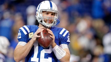 Andrew Luck espera encontrar la soluci&oacute;n a sus problemas en el hombro en Europa.