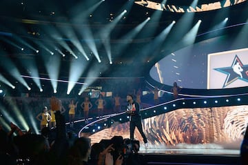 Kevin Hart llevó la voz cantante en una criticada ceremonia de presentación del NBA All Star Game 2018.