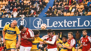 El Alcorcón consiguió la tranquilidad a cabezazo limpio