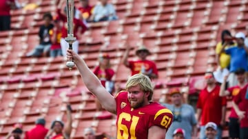 Jugador invidente de los Trojans quiere convertirse en mariscal