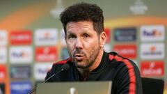 EPA9319. ALCOCHETE (PORTUGAL), 11/04/2018.- El entrenador del Atl&eacute;tico de Madrid, Diego Simeone, ofrece una rueda de prensa en la v&iacute;spera de su partido de vuelta de cuartos de final de Liga Europa contra el Sporting de Lisboa, en Alcochete (