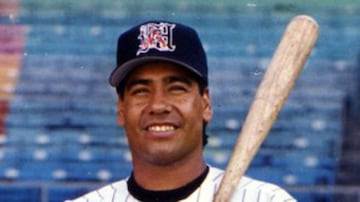 Nació el 24 de febrero de 1963 en Macapule, Sinaloa. Es considerado el pelotero mexicano más completo. Jugó 22 temporadas en la LMB. Fue Novato del Año en 1982 con los Poza Rica y Tigres, líder de bases robadas en 1984 con Tigres. También con los Reyes del Zarpazo fue campeón de jonrones y de carreras producidas en la LMB en 1993. Como manager fue campeón en 2011 con los Tigres de Quintana Roo.
Carrillo tuvo participación en 107 juegos de Grandes Ligas con los Cerveceros de Milwaukee y los Marilns de Florida.
Cortesía LMB