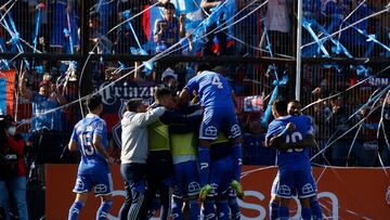 Futbol, Universidad de Chile vs Universidad Catolica.
Cuartos de Final, Copa Chile 2022.
El jugador de Universidad de Chile Cristian Palacios,  izquierda, celebra su gol   contra Universidad Catolica durante el partido por la Copa Chile disputado en el estadio Santa Laura.
Santiago, Chile.
25/09/2022
Jonnathan Oyarzun/Photosport

Football, Universidad de Chile vs Universidad Catolica.
Quarter finals, 2022 Copa Chile.
Universidad de Chile`s player Cristian Palacios, left, celebrates his goal against Universidad Catolica during the match for the Copa Chile held at Santa Laura stadium.
Santiago, Chile.
09/25/2022
Jonnathan Oyarzun/Photosport