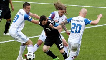 (RESTRICTIONS APPLY: Editorial Use Only, not used in association with any commercial entity - Images must not be used in any form of alert service or push service of any kind including via mobile alert services, downloads to mobile devices or MMS messaging - Images must appear as still images and must not emulate match action video footage - No alteration is made to, and no text or image is superimposed over, any published image which: (a) intentionally obscures or removes a sponsor identification image; or (b) adds or overlays the commercial identification of any third party which is not officially associated with the FIFA World Cup) (Mundial de Fútbol, Moscú, Rusia, Islandia) EFE/EPA/ABEDIN TAHERKENAREH EDITORIAL USE ONLY EDITORIAL USE ONLY EDITORIAL USE ONLY EDITORIAL USE ONLY