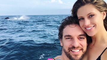 El jugador de baloncesto Pau Gasol con su novia, la estadounidense Catherine McDonnell, durante unos d&iacute;as de vacaciones en febrero de 2018