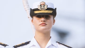 La Princesa Leonor de España llega a bordo del buque escuela Juan Sebastián de Elcano el 4 de junio de 2025 a la ciudad de Nueva York.