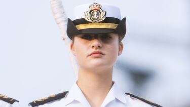 La Princesa Leonor de España llega a bordo del buque escuela Juan Sebastián de Elcano el 4 de junio de 2025 a la ciudad de Nueva York.