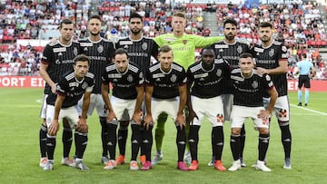 Jugadores del Basilea antes del partido frente a PSV por Champions League.