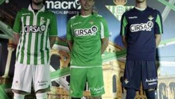 El Betis presenta sus camisetas para la próxima temporada