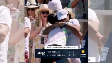 Cuando todo el esfuerzo vale la pena: el emocionante abrazo de Tabilo y su técnico chileno