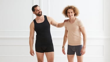 Esta camiseta interior antisudor ligera evita las manchas en la ropa