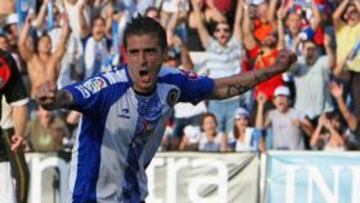 <b>HÉROE. </b>Javier Portillo celebra uno de los dos goles que le marcó al Rayo el año pasado.