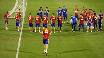 GRA413. ALICANTE, 05/10/2017.- Los jugadores de la selecci&oacute;n de Espa&ntilde;a durante el entrenamiento previo al partido de clasificaci&oacute;n para el Mundial de Rusia 2018 contra Albania, que se celebrar&aacute; ma&ntilde;ana en Alicante. EFE/Ma