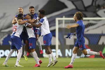 Matheus Uribe y Luis Díaz consiguieron con el Porto el título de la Primeira Liga al vencer 2-0 al Sporting de Lisboa. Los dirigidos por Sergio Conceicao pudieron celebrar faltando dos jornadas por disputarse. 